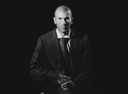 九游娱乐官方网站-绿茵孤勇，当布罗佐维奇在中东铁骑与日耳曼战车之间，踩下唯一性的刹车