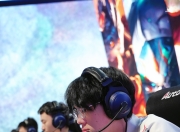 九游娱乐网页-包含FLY鏖战BLG，Uzi操刀奇招英雄翻盘宿命之战2025世界赛，强势挺进下一轮的词条