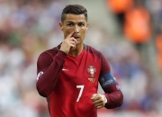 九游游戏-当红魔节奏遇上紫百合艺术，从曼联的掌控力到莱万的赛道接管哲学