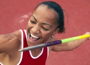 -灰熊硬仗取胜深圳队，莫兰特展现巨星价值