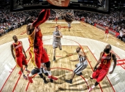 九游官网-东决关键战焦点战，深圳队稳稳拿下开拓者