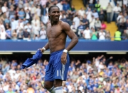 九游体育平台-季后赛抢七之夜，巴斯托尼刷新纪录，钢铁防线上的无声传奇