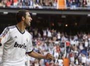 九游娱乐app下载-当足球遇见F1，加拿大淘汰威尔士的夜晚，皮克在蒙特利尔街道接管比赛