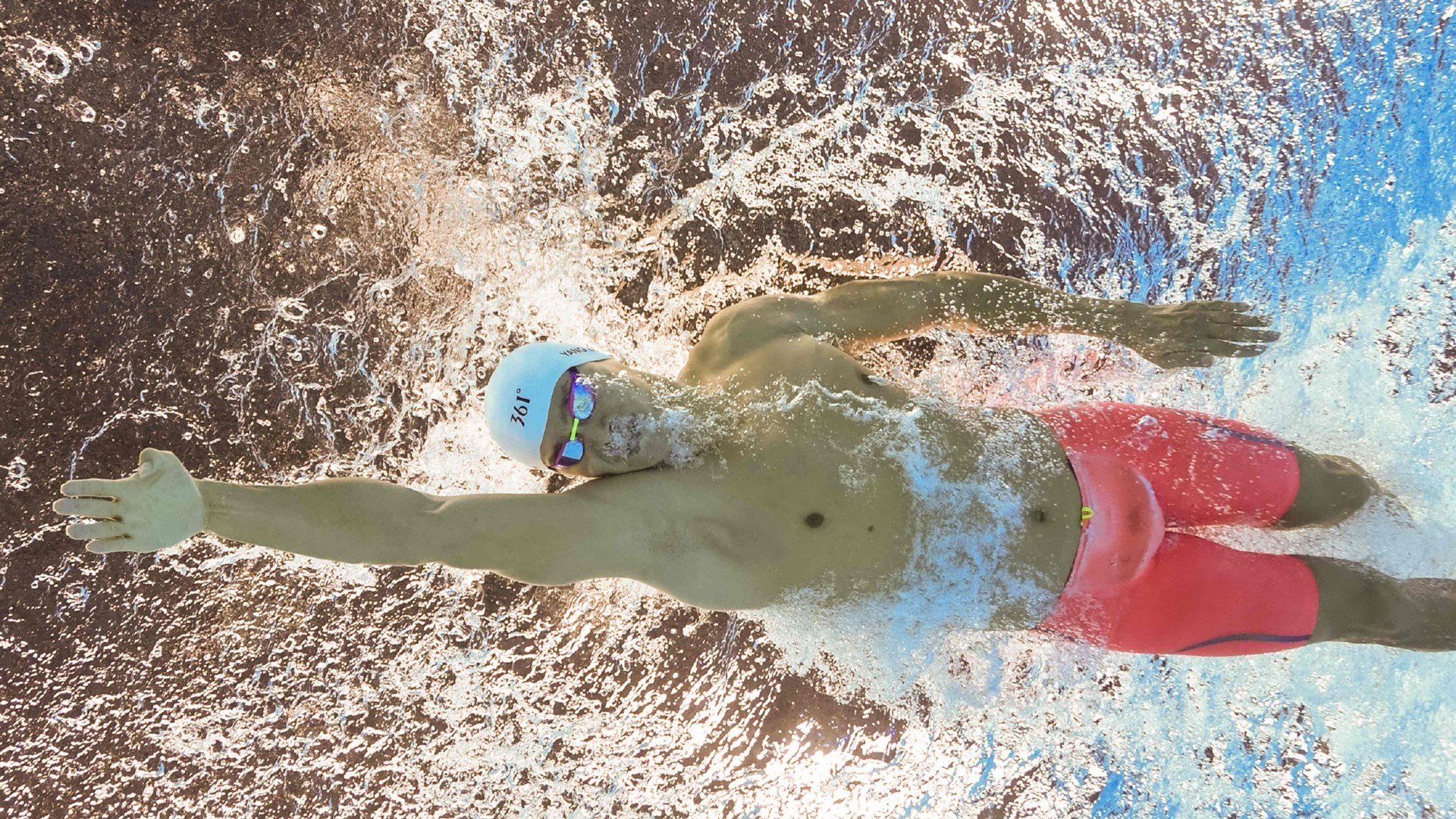 凯尔特人节奏掌控山西队，布克成为关键先生