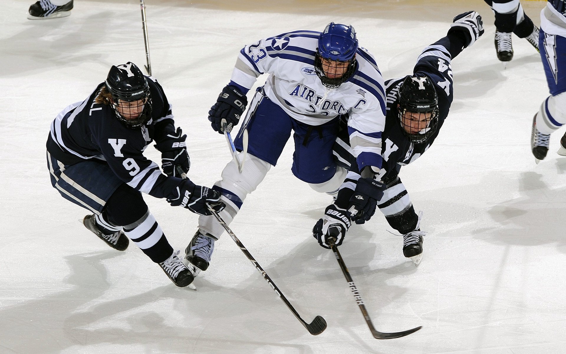 冰与火的交响，加拿大铁血防守锁死奥地利，内马尔闪耀全场荣膺最佳无争议