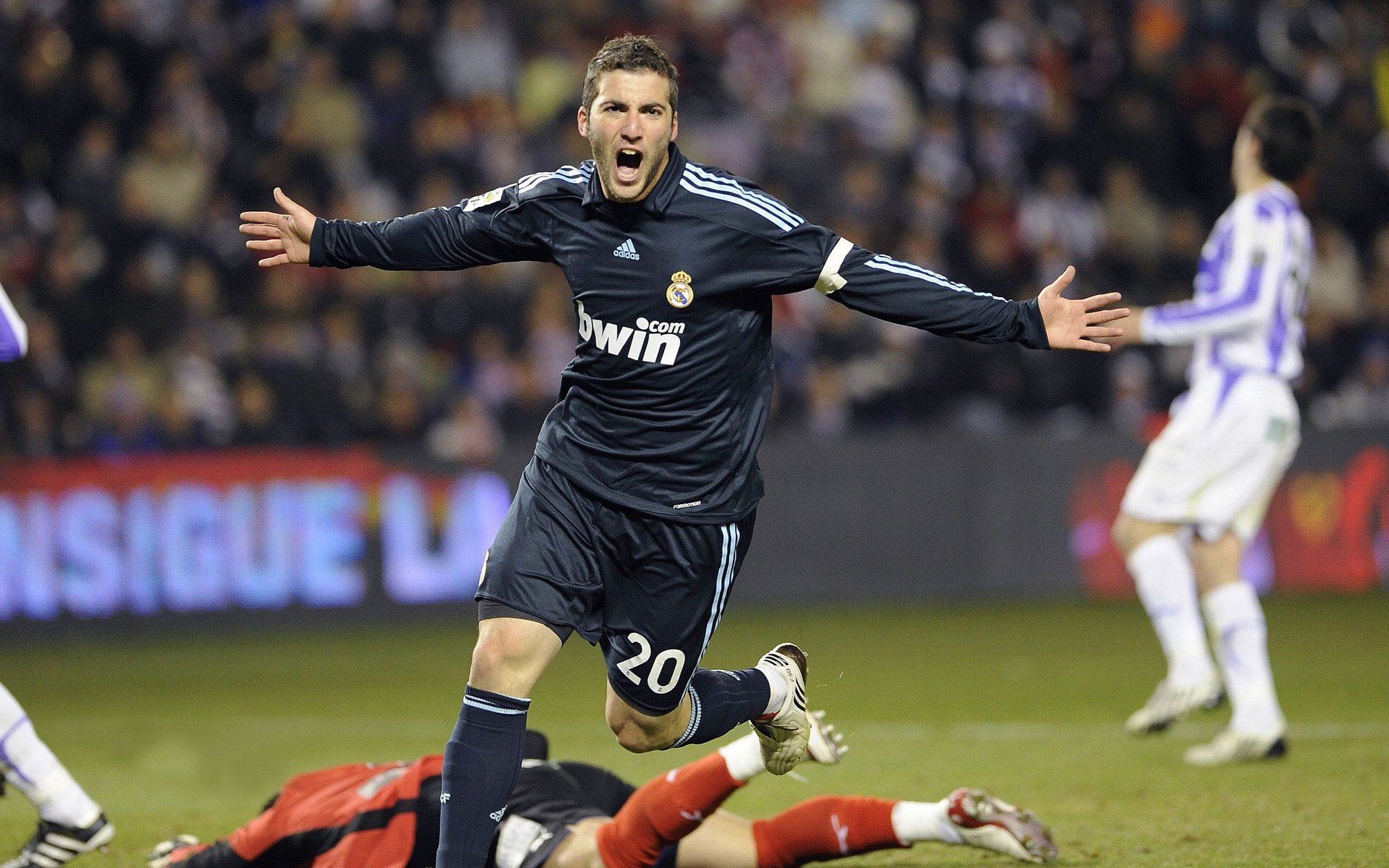 赛道上的篮球智慧，当戈贝尔的防守哲学点燃F1年度争冠战火